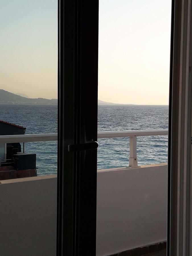 A Unique Seaside View!!! Apartamento Rhodes City Exterior foto