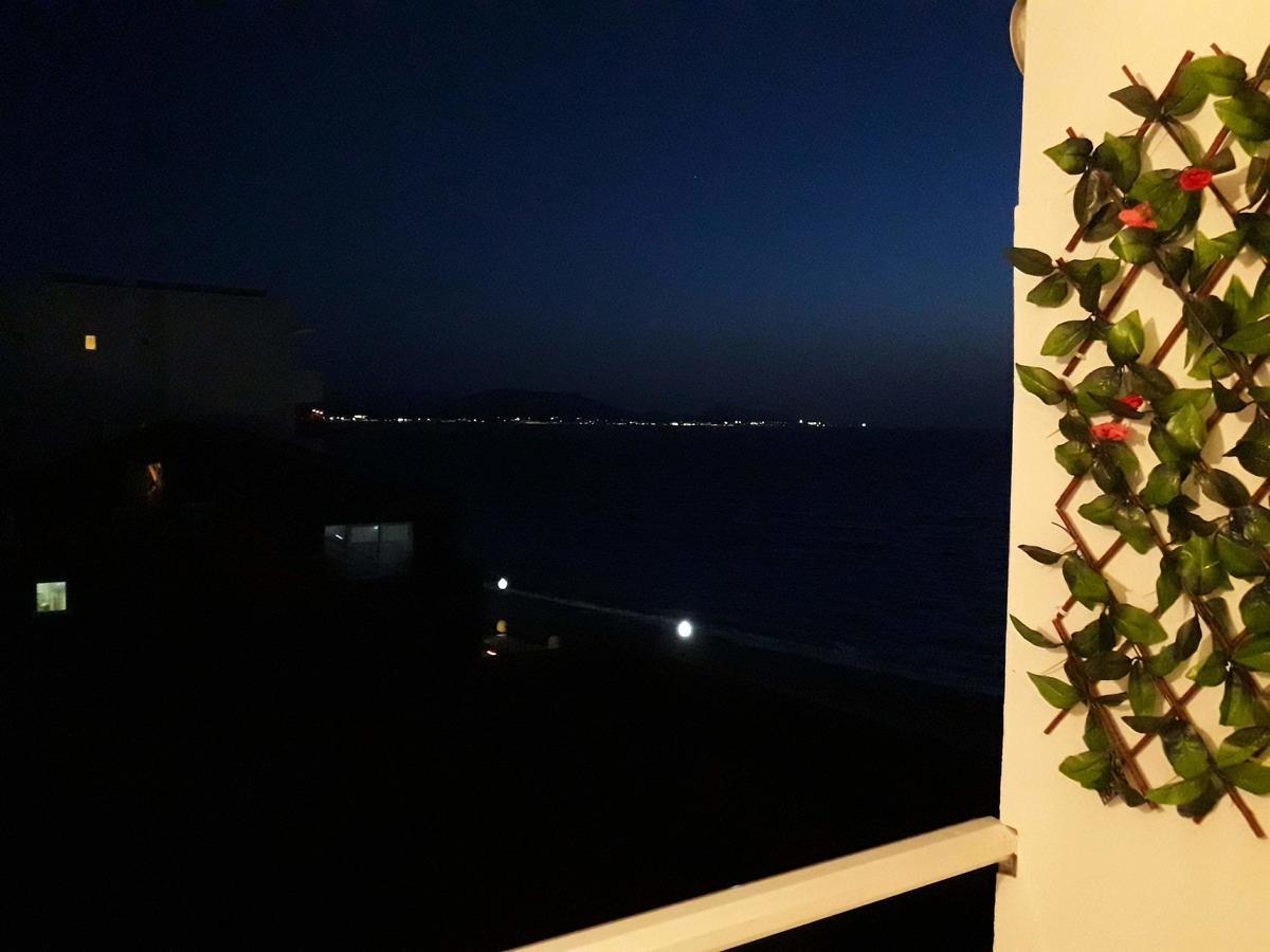 A Unique Seaside View!!! Apartamento Rhodes City Exterior foto